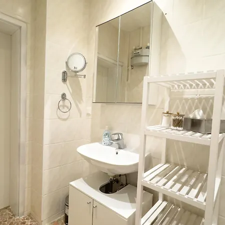 Messenah Fuer 8 Gaeste Mit Privateingang 公寓